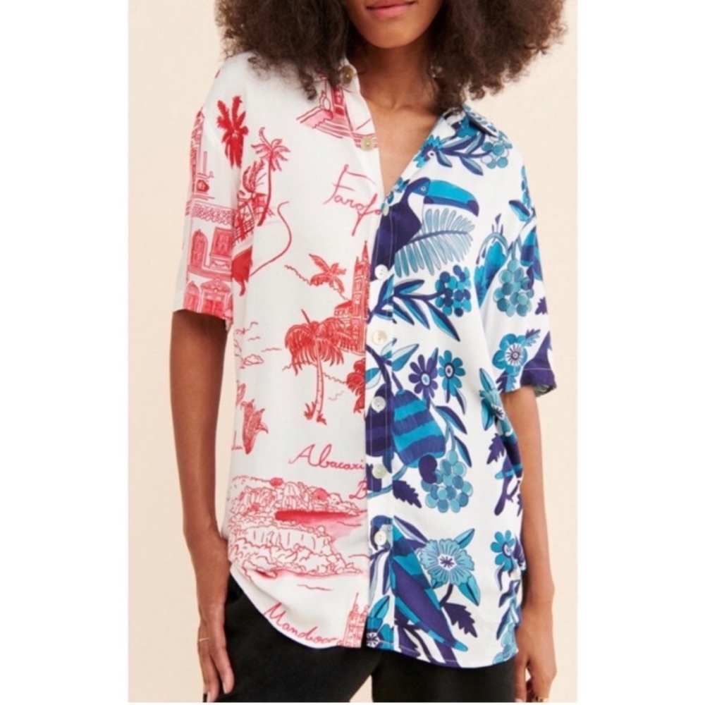 FARM RIO TWO TONE GRAPHIC PRINT SHORT SLEEVE BUTTON DOWN BLOUSE